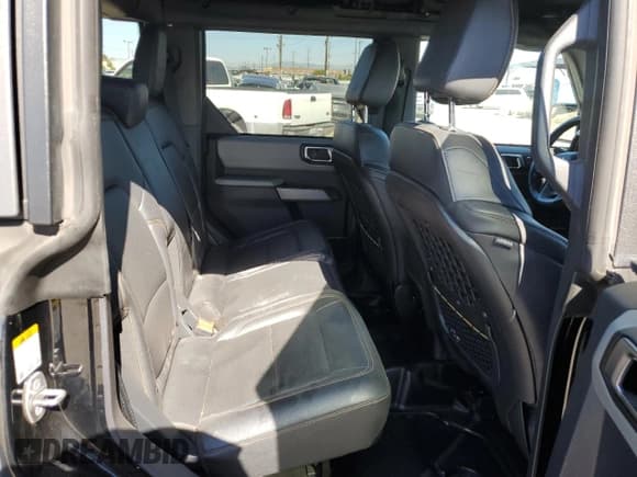 ✅ 2021 Ford Bronco • VIN: 1FMEE5DP8MLA67974 • Lot: 90499465. Wystawiony na Copart z przebiegiem 57 575 mil. Bezpłatny archiwum sprzedaży aukcyjnych z USA i szczegółowy raport historii pojazdu na DreamBid. Zdjęcie 11.