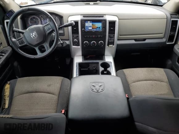 ✅ 2012 Ram 2500 Big Horn • VIN: 3C6UD5DL0CG337055 • Lot: 51235375. Wystawiony na Copart z przebiegiem 270 485 mil. Bezpłatny archiwum sprzedaży aukcyjnych z USA i szczegółowy raport historii pojazdu na DreamBid. Zdjęcie 8.