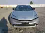 2024 Toyota Prius SE z VIN JTDACACU9R3015673, wystawiony jako Copart lot #81880685 z przebiegiem 37 948 mil mil oraz Szkoda całkowita • Salvage title. Historia ofert i sprzedaży dostępna na DreamBid. Obrazek 5.