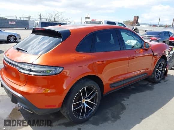 ✅ 2022 Porsche Macan • VIN: WP1AA2A58NLB02500 • Lot: 41814621. Wystawiony na IAAI z przebiegiem 54 765 mil. Bezpłatny archiwum sprzedaży aukcyjnych z USA i szczegółowy raport historii pojazdu na DreamBid. Zdjęcie 4.