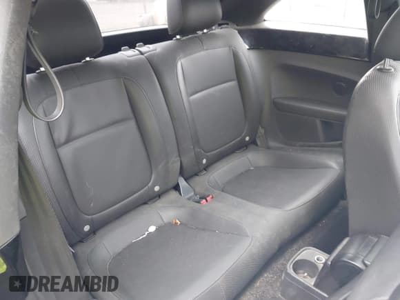 ✅ 2013 Volkswagen Beetle Fender Edition • VIN: 3VWJP7AT6DM687633 • Lot: 42368984. Listed on IAAI with 137,459 mi. Free auction sales archive from the USA and detailed vehicle history report at DreamBid. Image 8.