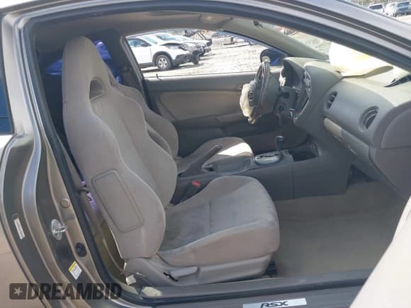 ✅ 2002 Acura RSX Auto • VIN: JH4DC54882C002097 • Лот: 41638986. Опубликован ранее на IAAI с пробегом 231 764 миль. Бесплатный доступ к архиву аукционных продаж из США и подробный отчёт об истории автомобиля на DreamBid. Изображение 5.