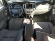 ✅ 2006 Mazda Tribute i • VIN: 4F2YZ02ZX6KM19118 • Lot: 46449895. Wystawiony na Copart z przebiegiem 176 497 mil. Bezpłatny archiwum sprzedaży aukcyjnych z USA i szczegółowy raport historii pojazdu na DreamBid. Zdjęcie 8.