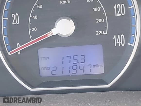 ✅ 2008 Hyundai Santa Fe SE • VIN: 5NMSH13E38H135872 • Lot: 43025102. Wystawiony na IAAI z przebiegiem 211 947 mil. Bezpłatny archiwum sprzedaży aukcyjnych z USA i szczegółowy raport historii pojazdu na DreamBid. Zdjęcie 7.