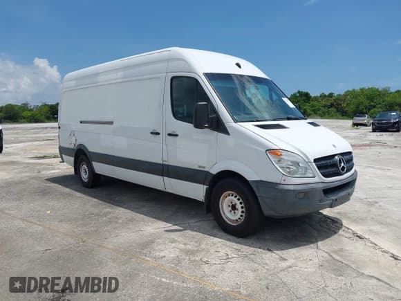 ✅ 2011 Mercedes-Benz Sprinter Cargo • VIN: WD3PE8CBXB5600102 • Лот: 42382217. Опубликован ранее на IAAI с пробегом Не указан. Бесплатный доступ к архиву аукционных продаж из США и подробный отчёт об истории автомобиля на DreamBid. Изображение 1.