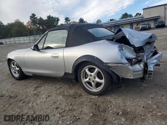 ✅ 2002 Mazda MX-5 Miata Cloth • VIN: JM1NB353320233376 • Lot: 82730905. Wystawiony na Copart z przebiegiem 200 894 mil. Bezpłatny archiwum sprzedaży aukcyjnych z USA i szczegółowy raport historii pojazdu na DreamBid. Zdjęcie 2.