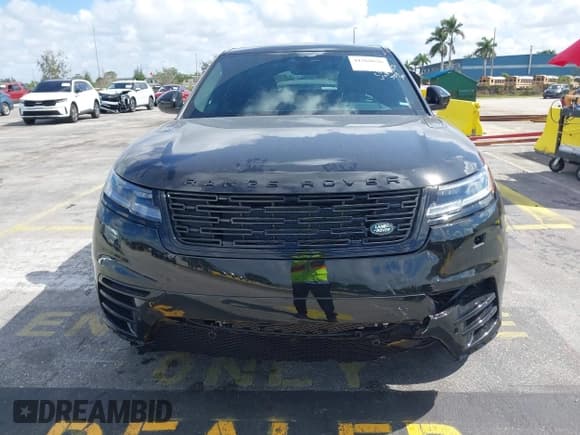✅ 2025 Land Rover Range Rover Velar Dynamic SE • VIN: SALYL2EX8SA810607 • Lot: 41568626. Listed on IAAI with 565 mi. Free auction sales archive from the USA and detailed vehicle history report at DreamBid. Image 6.