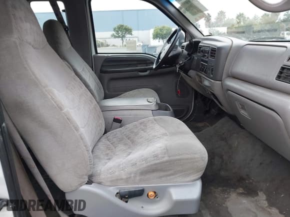 ✅ 1999 Ford F-250 XL • VIN: 1FTNX20L2XEC79228 • Lot: 40369897. Listed on IAAI with 256,289 mi. Free auction sales archive from the USA and detailed vehicle history report at DreamBid. Image 5.