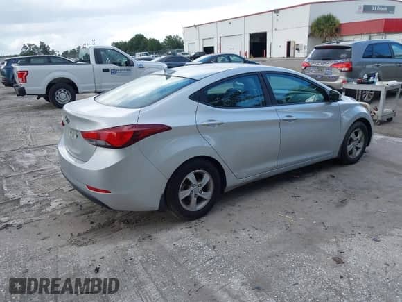 2015 Hyundai Elantra SE with VIN 5NPDH4AE4FH603069, listed as a IAAI auction lot 43320167 with 124,087 mi miles and . Bid and sale history available at DreamBid. Image 4.