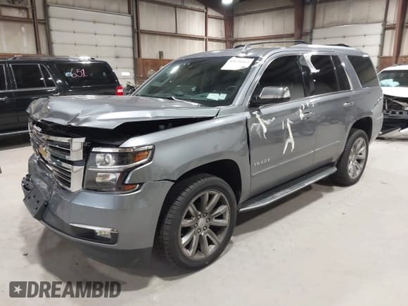 ✅ 2018 Chevrolet Tahoe Premier • VIN: 1GNSKCKC9JR392329 • Lot: 43674913. Wystawiony na IAAI z przebiegiem 99 581 mil. Bezpłatny archiwum sprzedaży aukcyjnych z USA i szczegółowy raport historii pojazdu na DreamBid. Zdjęcie 17.