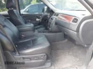 ✅ 2013 GMC Yukon XL SLT • VIN: 1GKS1KE03DR123940 • Лот: 42818808. Опубликован ранее на IAAI с пробегом 296 046 миль. Бесплатный доступ к архиву аукционных продаж из США и подробный отчёт об истории автомобиля на DreamBid. Изображение 5.