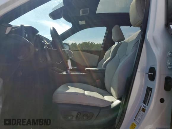 ✅ 2025 Lexus TX 350 Premium • VIN: 5TDAAAB65SS025646 • Lot: 84398445. Wystawiony na Copart z przebiegiem 7 450 mil. Bezpłatny archiwum sprzedaży aukcyjnych z USA i szczegółowy raport historii pojazdu na DreamBid. Zdjęcie 7.