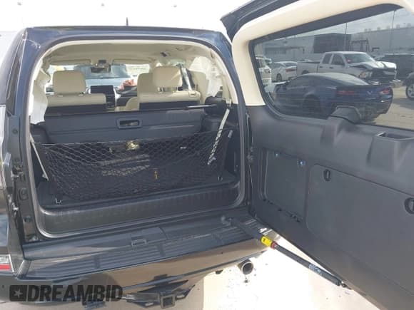 ✅ 2023 Lexus GX 460 Premium • VIN: JTJAM7BXXP5368501 • Lot: 42680440. Wystawiony na IAAI z przebiegiem 17 666 mil. Bezpłatny archiwum sprzedaży aukcyjnych z USA i szczegółowy raport historii pojazdu na DreamBid. Zdjęcie 17.