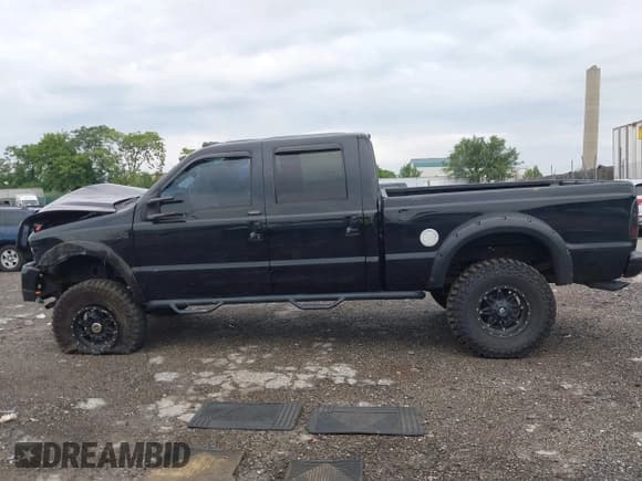 ✅ 2004 Ford F-250 XL • VIN: 1FTNW21LX4EA11928 • Lot: 42698548. Wystawiony na IAAI z przebiegiem 196 172 mil. Bezpłatny archiwum sprzedaży aukcyjnych z USA i szczegółowy raport historii pojazdu na DreamBid. Zdjęcie 14.