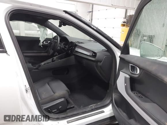 ✅ 2022 Polestar 2 • VIN: LPSED3KA1NL074639 • Lot: 41877896. Wystawiony na IAAI z przebiegiem 16 749 mil. Bezpłatny archiwum sprzedaży aukcyjnych z USA i szczegółowy raport historii pojazdu na DreamBid. Zdjęcie 5.