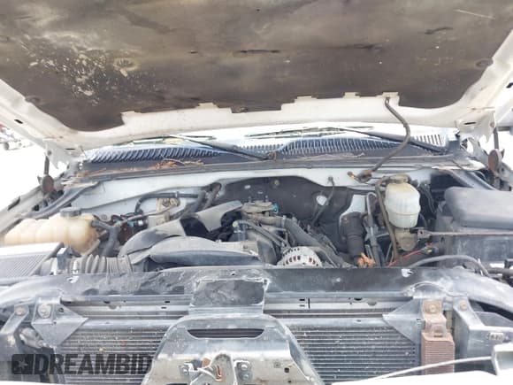 ✅ 2004 Chevrolet Silverado 2500HD • VIN: 1GBHC29U14E274428 • Lot: 42291550. Wystawiony na IAAI z przebiegiem 191 080 mil. Bezpłatny archiwum sprzedaży aukcyjnych z USA i szczegółowy raport historii pojazdu na DreamBid. Zdjęcie 10.