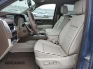 ✅ 2025 GMC Yukon Denali • VIN: 1GKS2DRL1SR247179 • Лот: 71278315. Опубликован ранее на Copart с пробегом 7 230 миль. Бесплатный доступ к архиву аукционных продаж из США и подробный отчёт об истории автомобиля на DreamBid. Изображение 7.