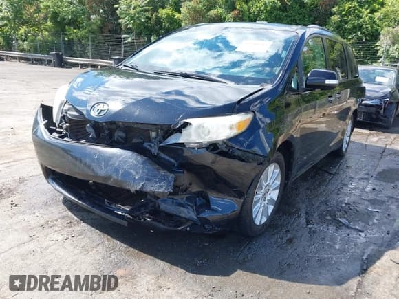 ✅ 2013 Toyota Sienna XLE • VIN: 5TDDK3DC4DS052185 • Lot: 42340344. Listed on IAAI with 194,246 mi. Free auction sales archive from the USA and detailed vehicle history report at DreamBid. Image 6.
