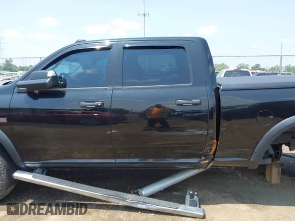 ✅ 2017 Ram 2500 Tradesman • VIN: 3C6UR5CJ9HG516283 • Lot: 42299852. Wystawiony na IAAI z przebiegiem 70 973 mil. Bezpłatny archiwum sprzedaży aukcyjnych z USA i szczegółowy raport historii pojazdu na DreamBid. Zdjęcie 15.