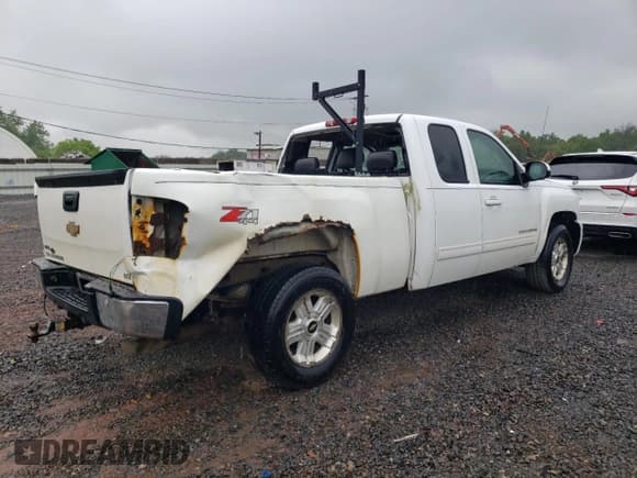 ✅ 2010 Chevrolet Silverado 1500 • VIN: 1GCSKTE21AZ134155 • Lot: 56755525. Wystawiony na Copart z przebiegiem 170 125 mil. Bezpłatny archiwum sprzedaży aukcyjnych z USA i szczegółowy raport historii pojazdu na DreamBid. Zdjęcie 3.