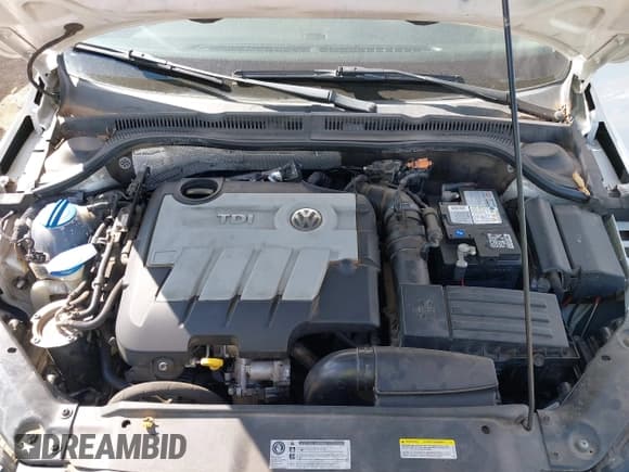 ✅ 2014 Volkswagen Jetta TDI • VIN: 3VWLL7AJ0EM409900 • Lot: 43272153. Listed on IAAI with 159,627 mi. Free auction sales archive from the USA and detailed vehicle history report at DreamBid. Image 10.