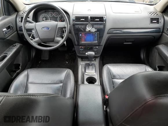 ✅ 2008 Ford Fusion SEL • VIN: 3FAHP08Z28R221103 • Lot: 69356045. Wystawiony na Copart z przebiegiem 181 463 mil. Bezpłatny archiwum sprzedaży aukcyjnych z USA i szczegółowy raport historii pojazdu na DreamBid. Zdjęcie 8.