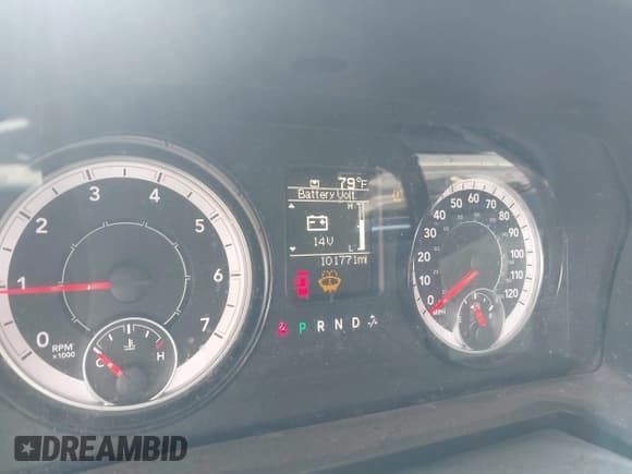 ✅ 2017 Ram 2500 Tradesman • VIN: 3C6UR5CJ4HG740822 • Lot: 42020758. Wystawiony na IAAI z przebiegiem 101 771 mil. Bezpłatny archiwum sprzedaży aukcyjnych z USA i szczegółowy raport historii pojazdu na DreamBid. Zdjęcie 7.