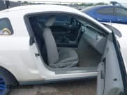 ✅ 2007 Ford Mustang Deluxe • VIN: 1ZVFT80N675258268 • Lot: 42351532. Listed on IAAI with 164,868 mi. Free auction sales archive from the USA and detailed vehicle history report at DreamBid. Image 5.