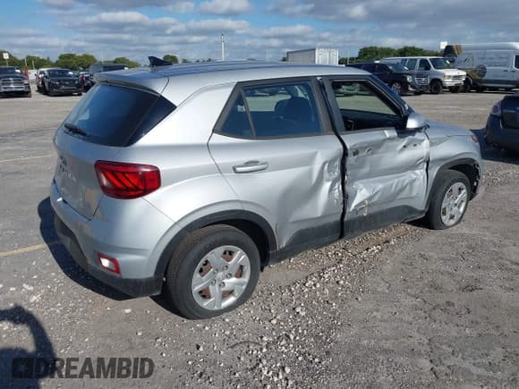 ✅ 2020 Hyundai Venue SE • VIN: KMHRB8A36LU040553 • Lot: 41273303. Listed on IAAI with 75,449 mi. Free auction sales archive from the USA and detailed vehicle history report at DreamBid. Image 4.