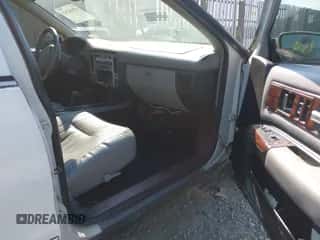 1996 Chevrolet Caprice 1SA Special Value z VIN 1G1BL52P0TR107324, wystawiony jako IAAI lot #42914263 z przebiegiem Nie podano mil oraz . Historia ofert i sprzedaży dostępna na DreamBid. Obrazek 5.