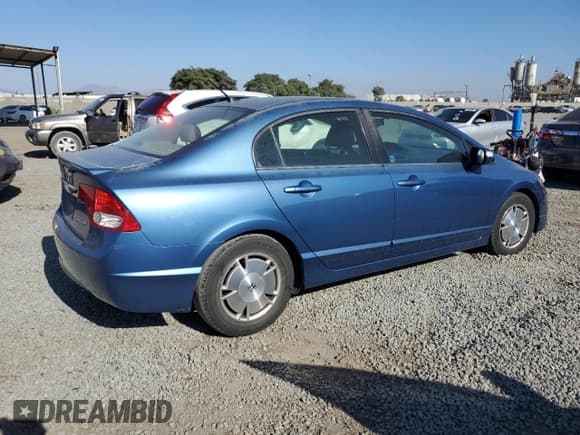 ✅ 2011 Honda Civic • VIN: JHMFA3F23BS000579 • Lot: 65735345. Listed on Copart with 201,011 mi. Free auction sales archive from the USA and detailed vehicle history report at DreamBid. Image 3.