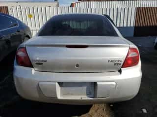 2003 Dodge Neon SXT z VIN 1B3ES56C33D103930, wystawiony jako Copart lot #50413565 z przebiegiem 123 629 mil mil oraz Szkoda całkowita • Salvage title. Historia ofert i sprzedaży dostępna na DreamBid. Obrazek 6.