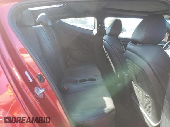 ✅ 2016 Hyundai Veloster • VIN: KMHTC6AD3GU264692 • Lot: 76694354. Wystawiony na Copart z przebiegiem 115 618 mil. Bezpłatny archiwum sprzedaży aukcyjnych z USA i szczegółowy raport historii pojazdu na DreamBid. Zdjęcie 10.