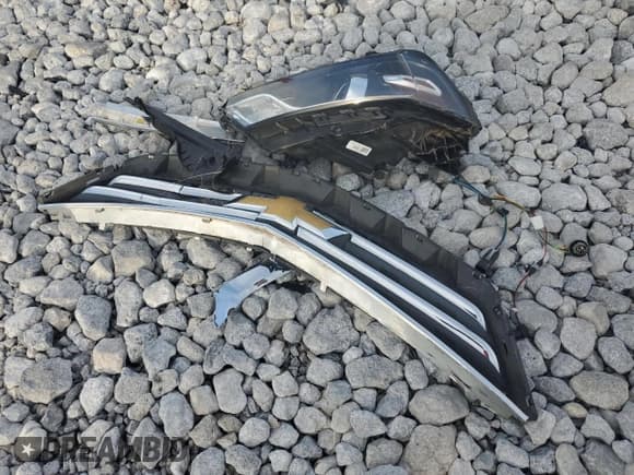 ✅ 2015 Chevrolet Impala LT • VIN: 1G1115SL1FU132782 • Лот: 71685554. Опубликован ранее на Copart с пробегом 135 128 миль. Бесплатный доступ к архиву аукционных продаж из США и подробный отчёт об истории автомобиля на DreamBid. Изображение 14.