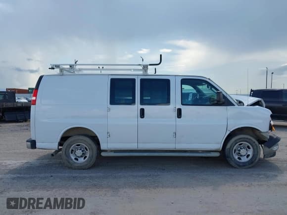 ✅ 2021 Chevrolet Express Cargo • VIN: 1GCWGAFP5M1258210 • Лот: 42378121. Опубликован ранее на IAAI с пробегом 50 438 миль. Бесплатный доступ к архиву аукционных продаж из США и подробный отчёт об истории автомобиля на DreamBid. Изображение 13.