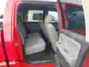 ✅ 2008 Dodge Dakota SLT • VIN: 1D7HW48N28S507657 • Lot: 43570001. Wystawiony na IAAI z przebiegiem 112 784 mil mil. Skorzystaj z bezpłatnego archiwum sprzedaży aukcyjnych z USA i zobacz szczegółowy raport historii pojazdu na DreamBid. Zdjęcie 8.