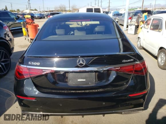 ✅ 2022 Mercedes-Benz S 500 • VIN: W1K6G6DB6NA086572 • Lot: 67462832. Wystawiony na Copart z przebiegiem 8 829 mil. Bezpłatny archiwum sprzedaży aukcyjnych z USA i szczegółowy raport historii pojazdu na DreamBid. Zdjęcie 6.