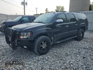 ✅ 2007 Chevrolet Suburban LTZ • VIN: 3GNFK16337G240975 • Lot: 70920114. Wystawiony na Copart z przebiegiem 178 387 mil. Bezpłatny archiwum sprzedaży aukcyjnych z USA i szczegółowy raport historii pojazdu na DreamBid. Zdjęcie 1.