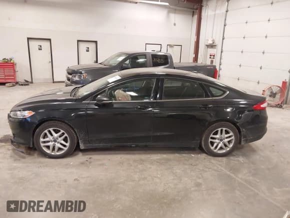 ✅ 2014 Ford Fusion SE • VIN: 3FA6P0H71ER325583 • Lot: 43588742. Wystawiony na IAAI z przebiegiem 110 980 mil. Bezpłatny archiwum sprzedaży aukcyjnych z USA i szczegółowy raport historii pojazdu na DreamBid. Zdjęcie 14.