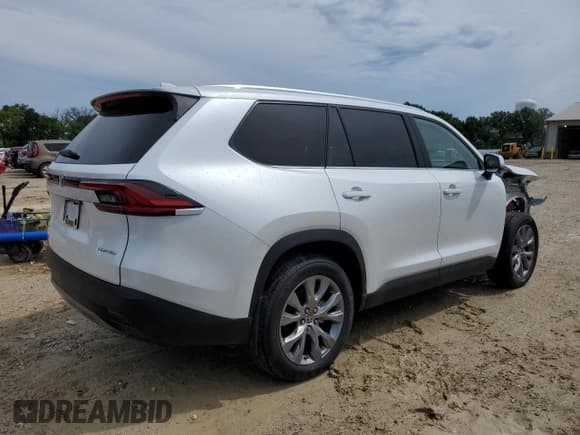 ✅ 2025 Toyota Highlander Hybrid Limited • VIN: 5TDACAB53SS056363 • Lot: 66333515. Listed on Copart with 656 mi. Free auction sales archive from the USA and detailed vehicle history report at DreamBid. Image 3.