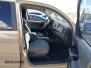 ✅ 2019 Toyota Tacoma SR5 • VIN: 3TMAZ5CN1KM104138 • Lot: 43186998. Wystawiony na IAAI z przebiegiem 70 170 mil. Bezpłatny archiwum sprzedaży aukcyjnych z USA i szczegółowy raport historii pojazdu na DreamBid. Zdjęcie 5.