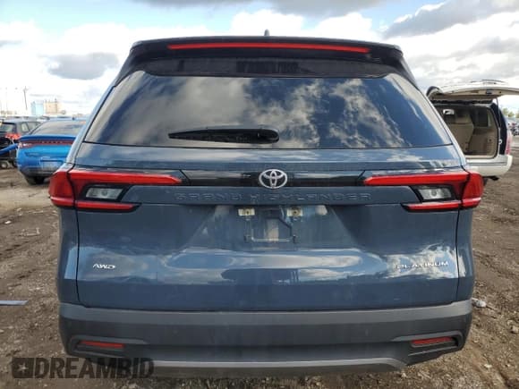 ✅ 2024 Toyota Highlander Platinum • VIN: 5TDAAAB54RS003011 • Lot: 84461465. Wystawiony na Copart z przebiegiem 23 321 mil. Bezpłatny archiwum sprzedaży aukcyjnych z USA i szczegółowy raport historii pojazdu na DreamBid. Zdjęcie 6.