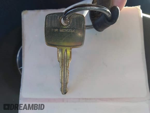 ✅ 1983 Mercedes-Benz 300 D • VIN: WDBAB33A0DB022707 • Lot: 43852141. Listed on IAAI with 275,385 mi. Free auction sales archive from the USA and detailed vehicle history report at DreamBid. Image 11.