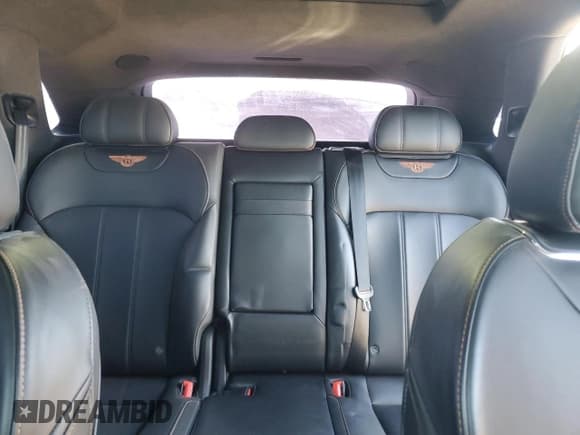 ✅ 2019 Bentley Bentayga V8 • VIN: SJAAM2ZV0KC024580 • Lot: 46690005. Listed on Copart with 46,452 mi. Free auction sales archive from the USA and detailed vehicle history report at DreamBid. Image 10.