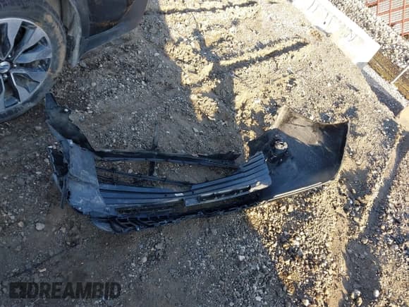 ✅ 2018 Toyota Sienna XLE • VIN: 5TDDZ3DC9JS207367 • Lot: 41877615. Listed on IAAI with 104,500 mi. Free auction sales archive from the USA and detailed vehicle history report at DreamBid. Image 11.