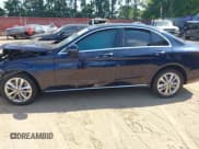 ✅ 2019 Mercedes-Benz C 300 • VIN: 55SWF8EB8KU297555 • Lot: 43025639. Wystawiony na IAAI z przebiegiem 52 152 mil. Bezpłatny archiwum sprzedaży aukcyjnych z USA i szczegółowy raport historii pojazdu na DreamBid. Zdjęcie 15.