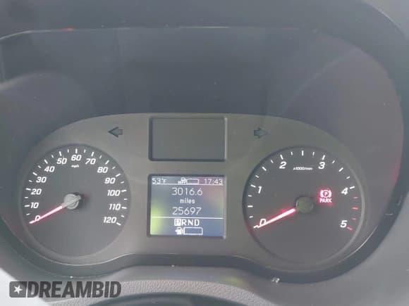 ✅ 2019 Mercedes-Benz Sprinter Passenger • VIN: WDZPF0CD4KP125864 • Lot: 39110594. Wystawiony na IAAI z przebiegiem 25 697 mil. Bezpłatny archiwum sprzedaży aukcyjnych z USA i szczegółowy raport historii pojazdu na DreamBid. Zdjęcie 7.