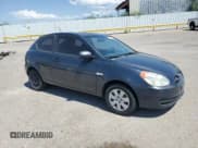 ✅ 2010 Hyundai Accent GS • VIN: KMHCM3AC0AU152281 • Лот: 69523085. Опубликован ранее на Copart с пробегом 104 854 миль. Бесплатный доступ к архиву аукционных продаж из США и подробный отчёт об истории автомобиля на DreamBid. Изображение 4.