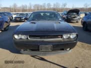 ✅ 2013 Dodge Challenger R/T • VIN: 2C3CDYBT3DH684409 • Lot: 42778935. Wystawiony na Copart z przebiegiem 164 405 mil. Bezpłatny archiwum sprzedaży aukcyjnych z USA i szczegółowy raport historii pojazdu na DreamBid. Zdjęcie 5.