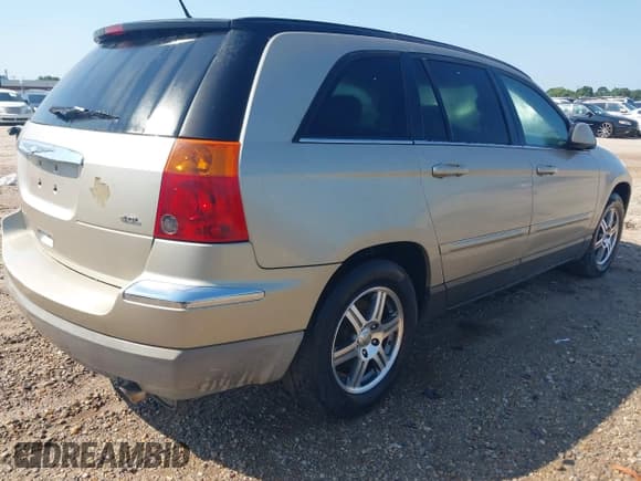 ✅ 2007 Chrysler Pacifica Touring • VIN: 2A8GM68XX7R116208 • Лот: 42533532. Опубликован ранее на IAAI с пробегом 289 180 миль. Бесплатный доступ к архиву аукционных продаж из США и подробный отчёт об истории автомобиля на DreamBid. Изображение 4.